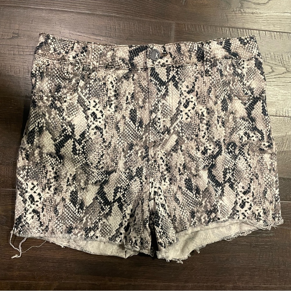 Women’s Shorts